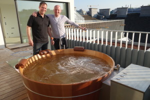 Holzwhirlwanne für die Dachterrasse!