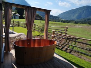 Balubad Außenbadewannen beim Hüttendorf Mondi Holiday am Grundlse!